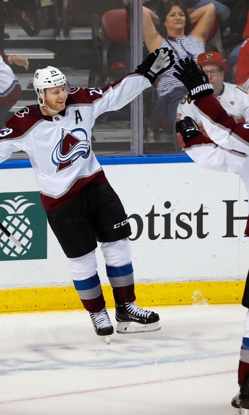 MacKinnon scores in OT, Avalanche beat Panthers 5-4